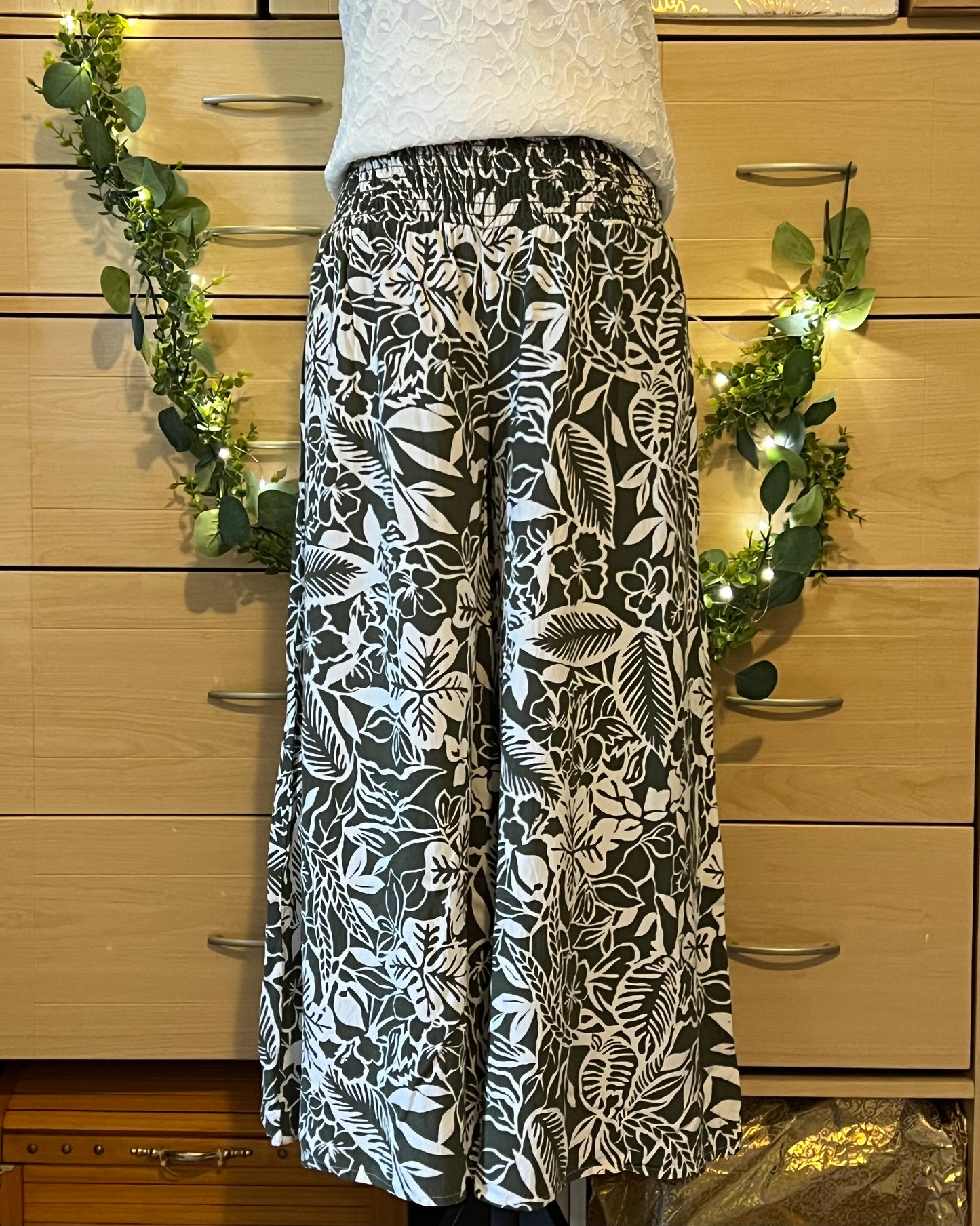 KAHI Olive Floral Pants with Pockets